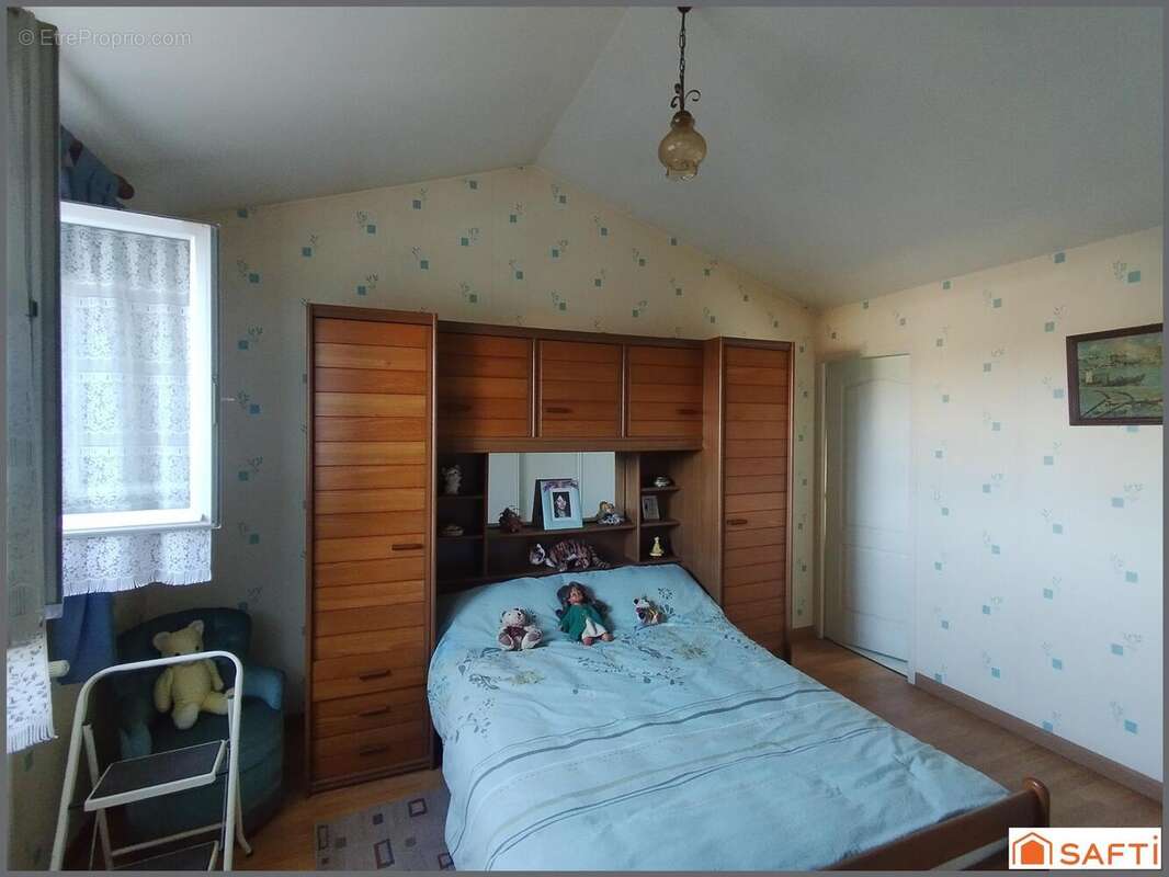 Maison 121 m² à Saint-Maixent-L'ecole  - photo 9