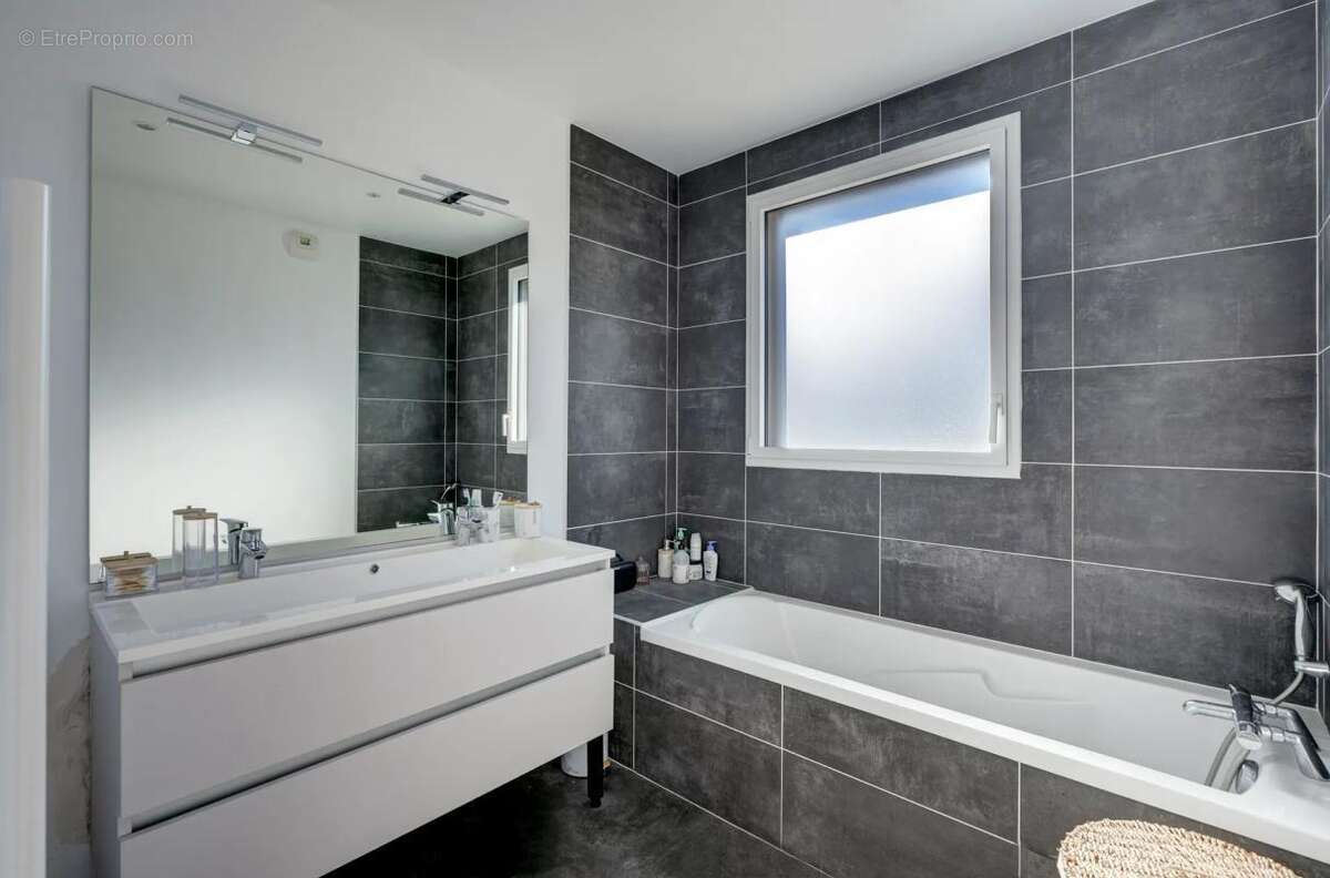 Appartement à SAINT-CYR-AU-MONT-D'OR