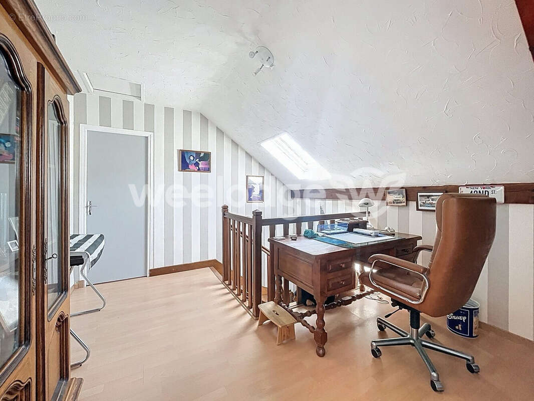 Maison à JOUY-LE-MOUTIER