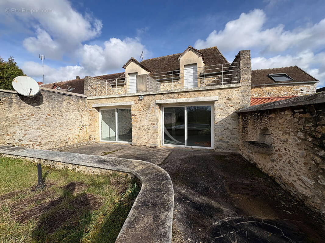 Maison à LE CHATELET-EN-BRIE
