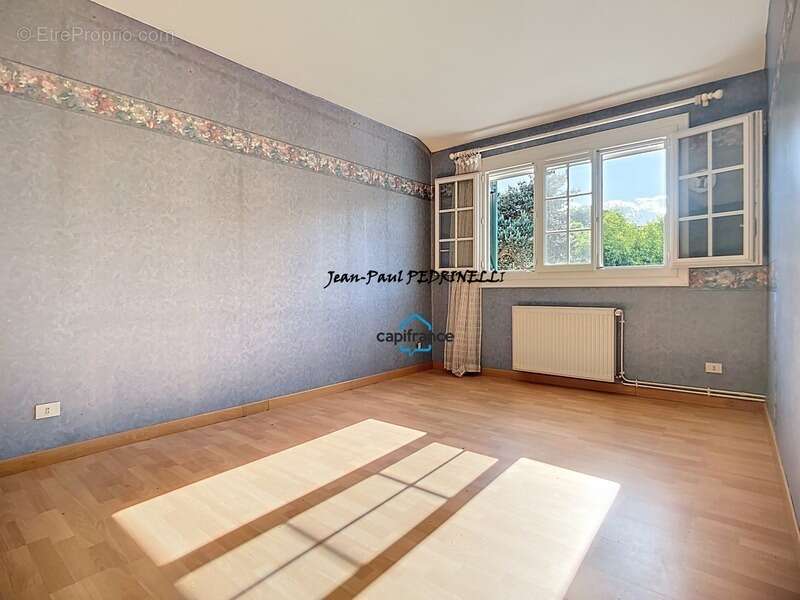 Maison à SAINT-GENIS-LAVAL