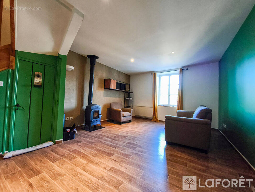 Appartement à AIGUILHE