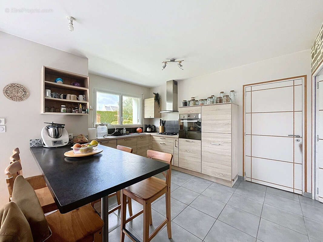 Maison à SAINT-MELOIR-DES-ONDES