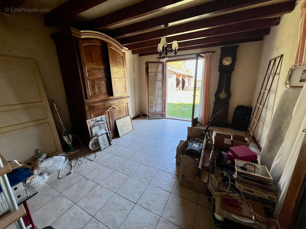 Belle opportunité dans la campagne de Villeneuve sur Lot : fermette à rénover d'environ 72m2 avec dépendances (grange attenante, - photo 10