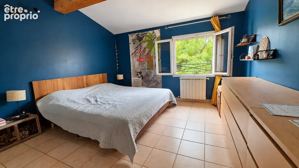 LAURIS : Maison T6 de 121 m2 avec piscine, garage et jardin arboré - photo 9