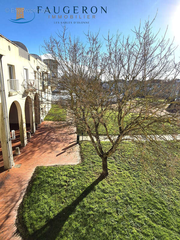 LA CHAUME - Appart T2 35 m2 hab. + parking, tout proche Bateaux & Commerces - photo 6