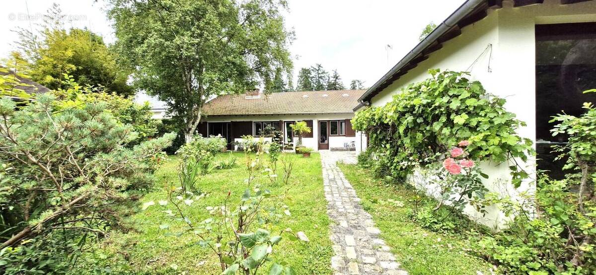 Photo 1 - Maison à JOUY-EN-JOSAS