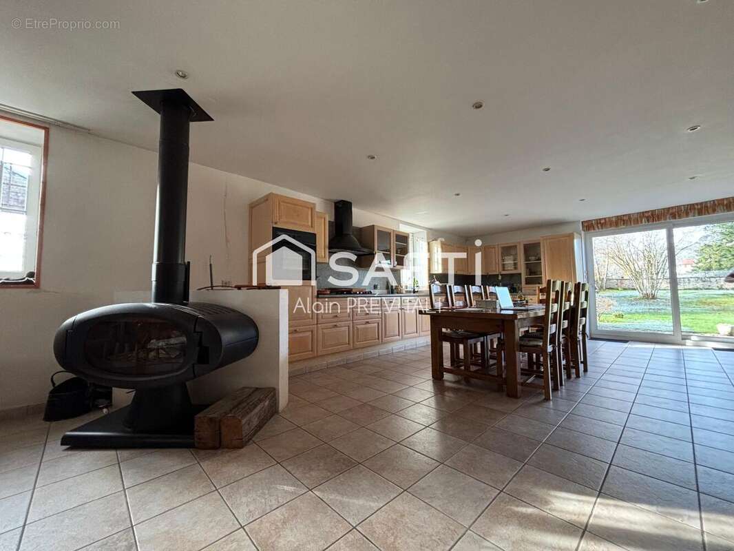 Photo 2 - Maison à JASSERON