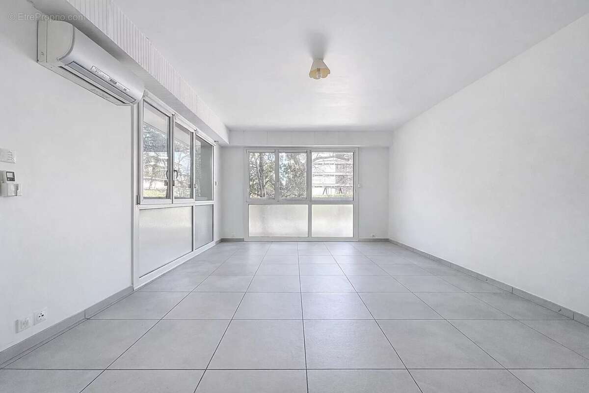 Appartement à MARSEILLE-9E