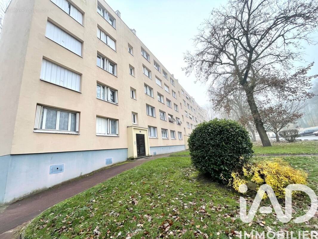 Photo 1 - Appartement à SAINT-GERMAIN-LES-ARPAJON