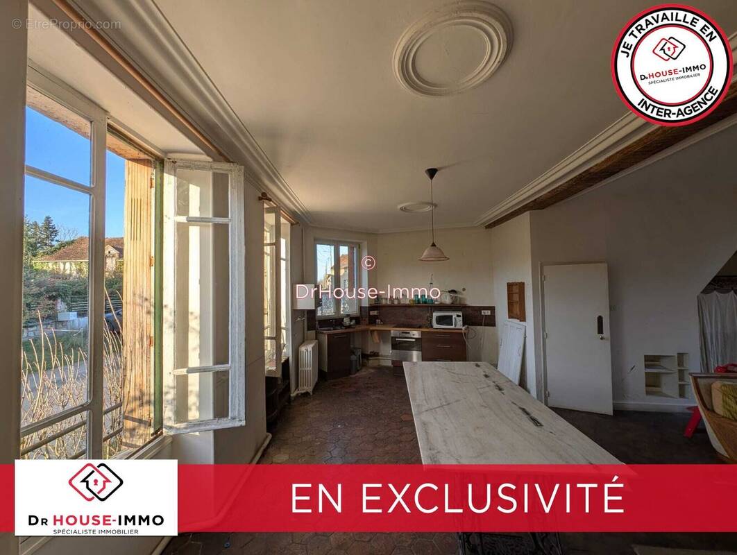 Maison à COURTEMPIERRE