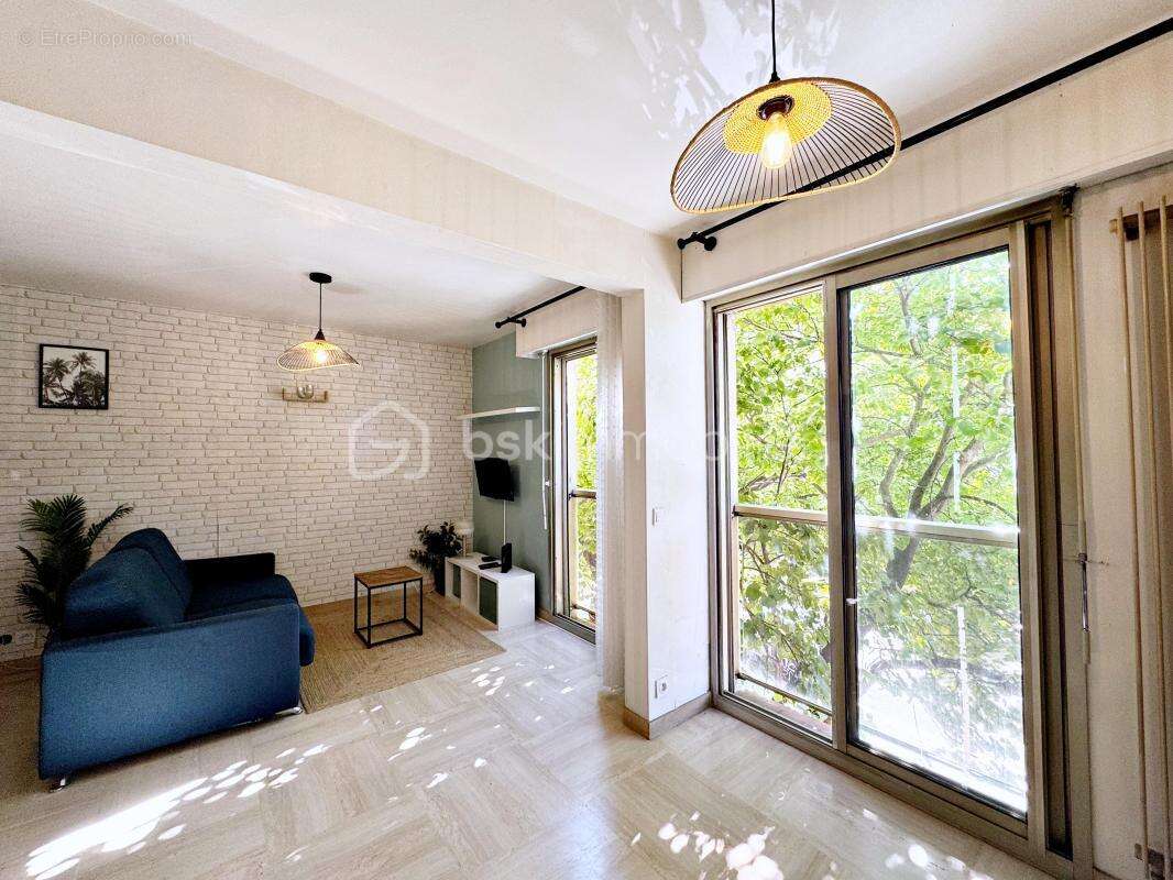 Dpt var - hyeres les palmiers centre - studio de 26 m² - 1er etage avec ascenseur - photo 4