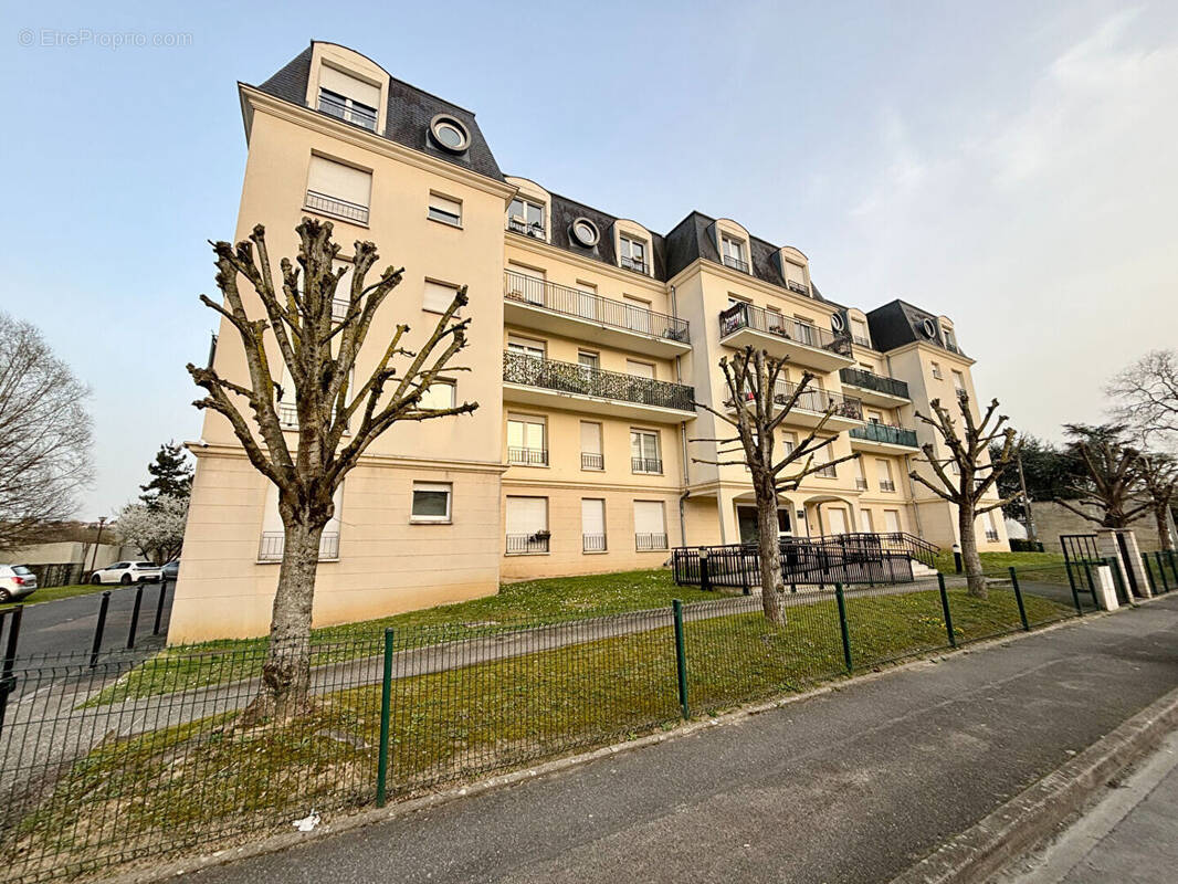 Appartement à CORBEIL-ESSONNES