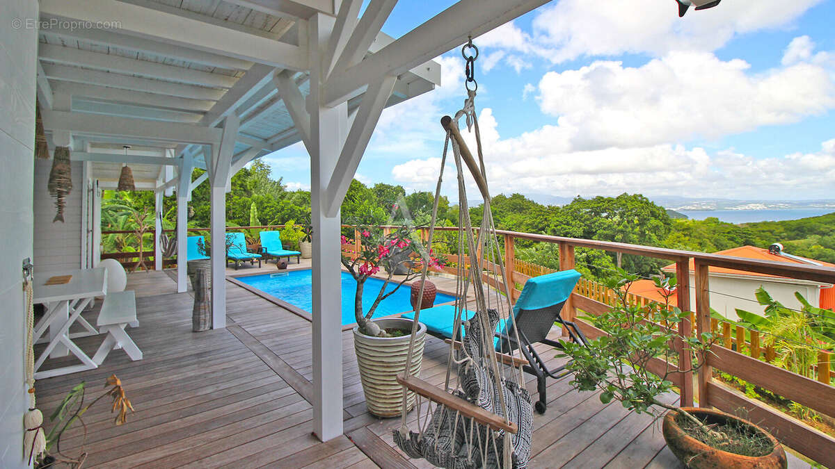 Maison à LES TROIS-ILETS