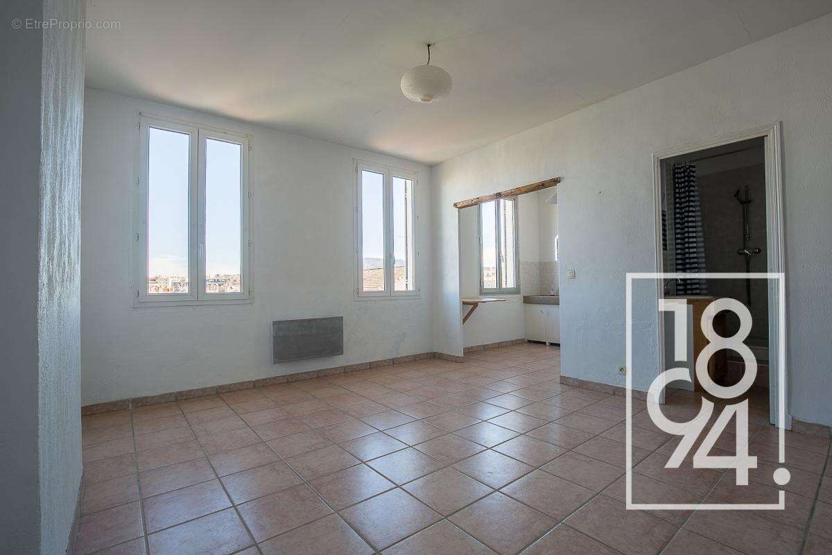 Appartement à MARSEILLE-5E