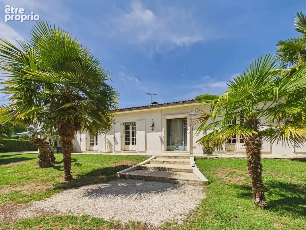 Maison à AIGRE
