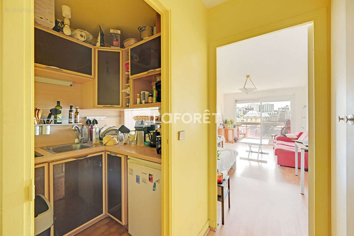 75015: SEVRES-LECOURBE Étage élevé - Balcon - Lumineux - Vue dégagée ! - photo 6