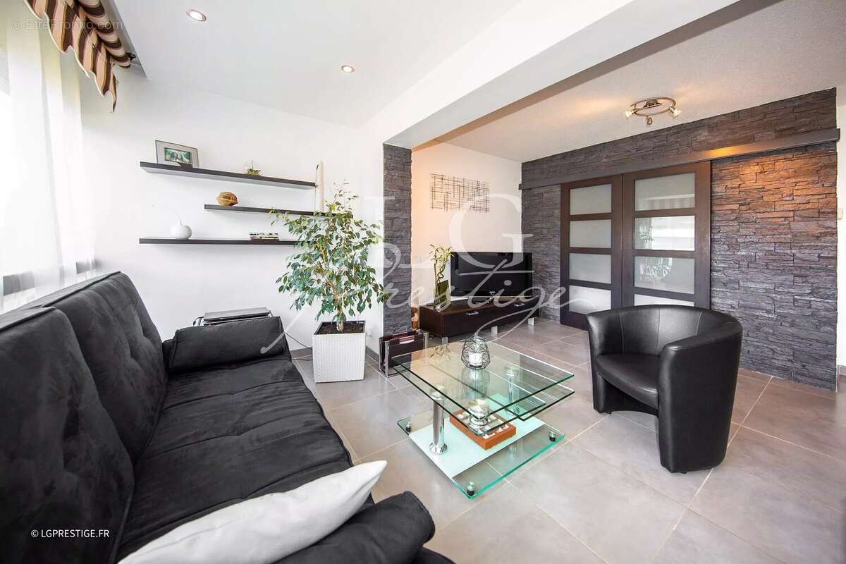 Appartement à MANDELIEU-LA-NAPOULE
