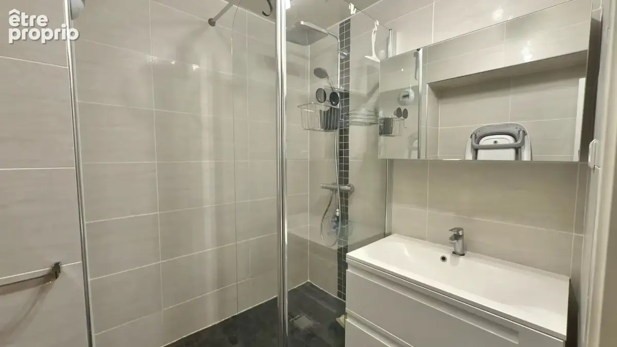 Appartement F3 dans résidence recherchée, proche du centre-ville et de la gare. - photo 5