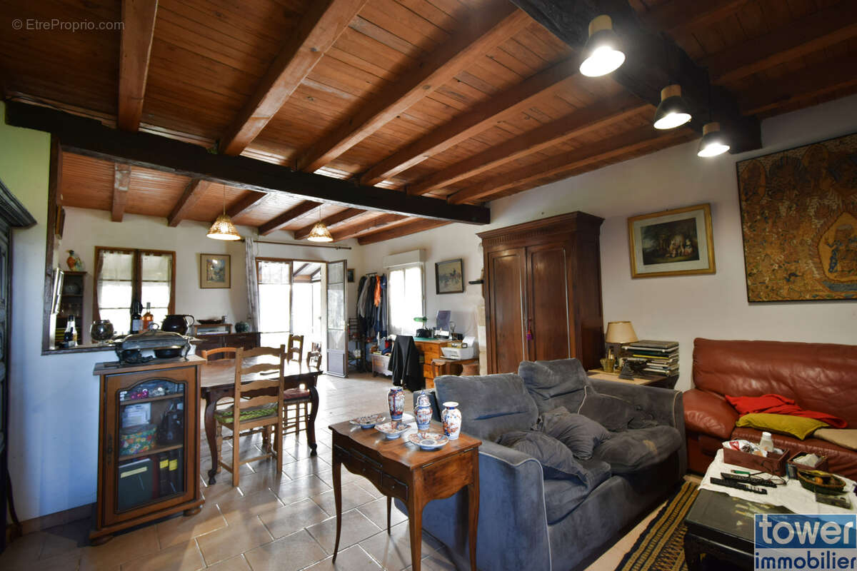Maison à SAINT-PIERRE-D'EYRAUD