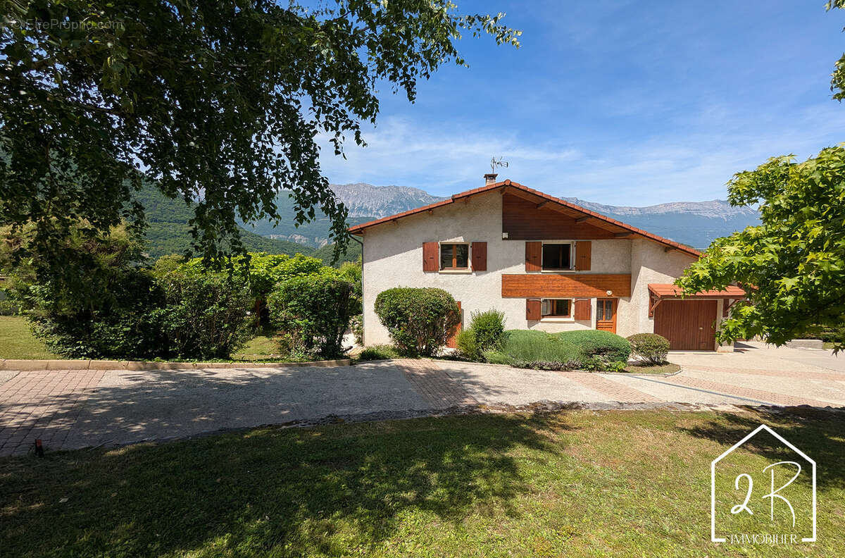 Maison à SAINT-GEORGES-DE-COMMIERS