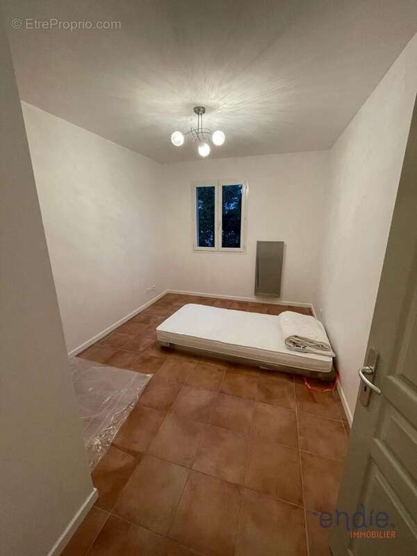 Appartement à SALERNES