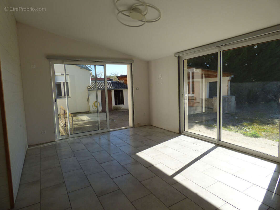 Maison Commentry avec piscine 4 chambres 160m² - photo 5