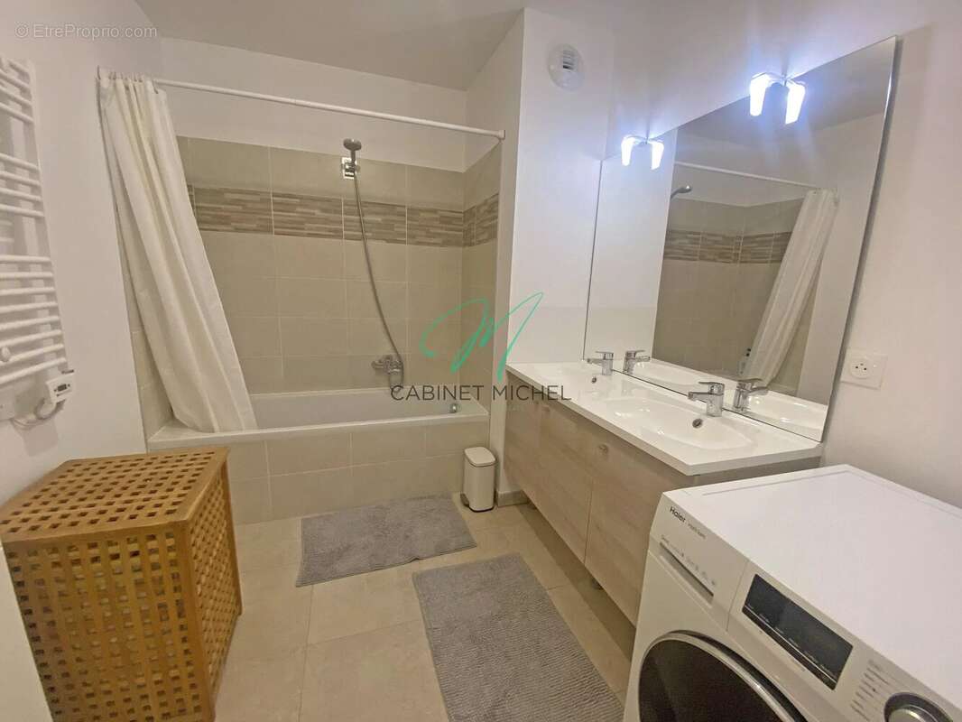 Appartement à ROQUEFORT-LES-PINS