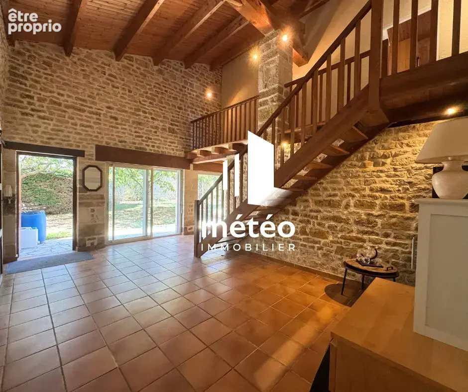 Maison en pierre  de 172m² - Péault - photo 2