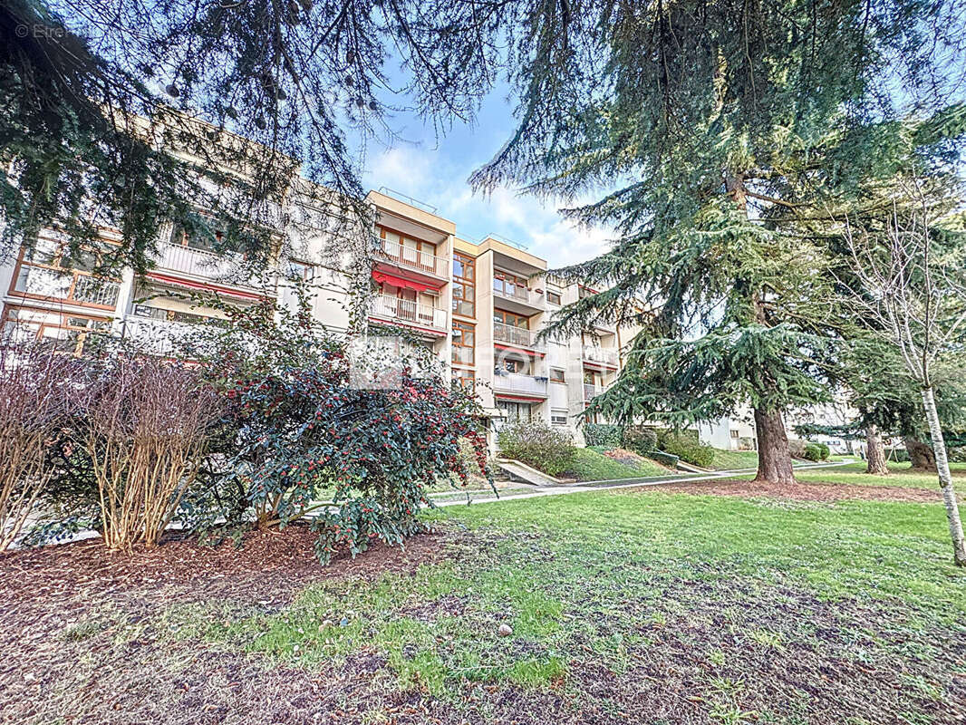 Appartement à CHILLY-MAZARIN