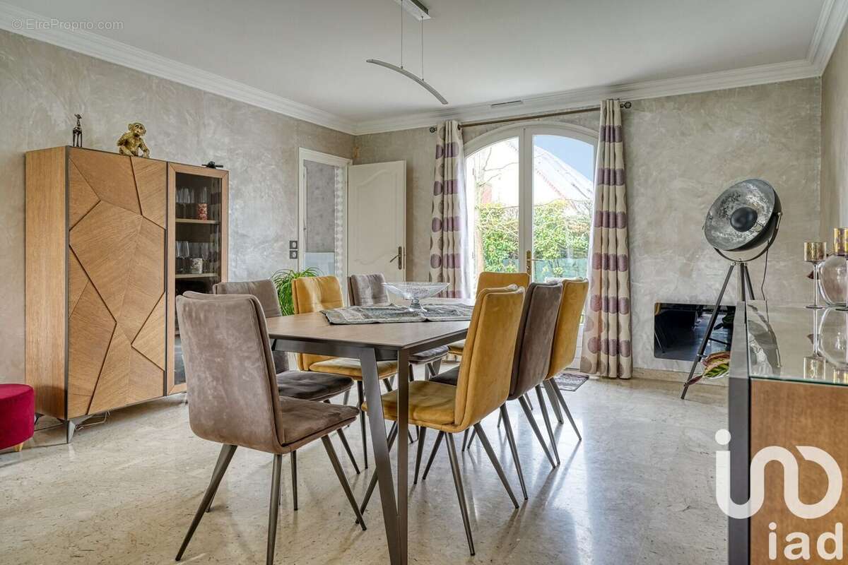 Maison 300 m² à Montsoult  - photo 6