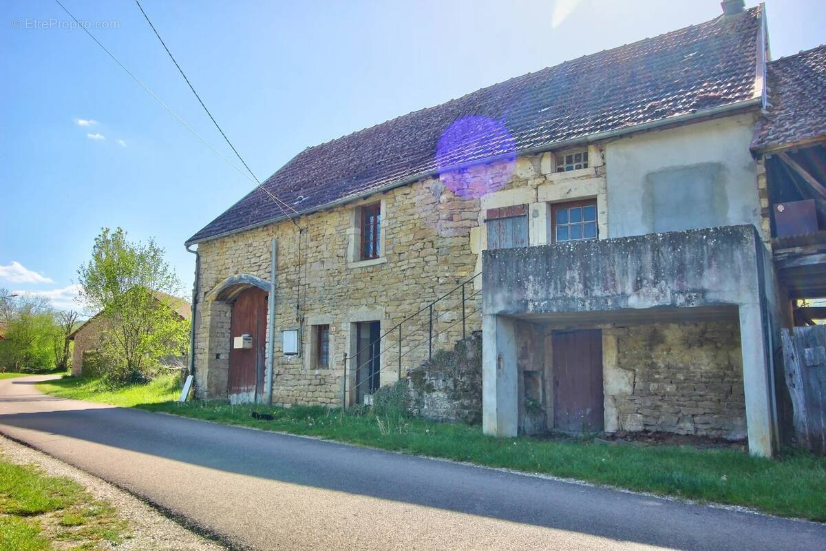 Maison à JAILLY-LES-MOULINS