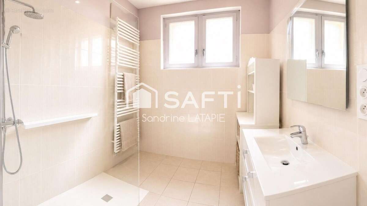 Maison 160 m² à Saint-Antonin-Noble-Val  - photo 9