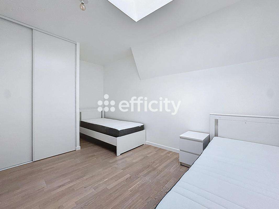 Appartement à LA GARENNE-COLOMBES