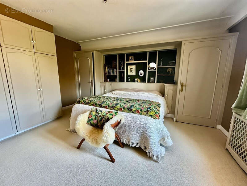 Maison à COMMELLE-VERNAY