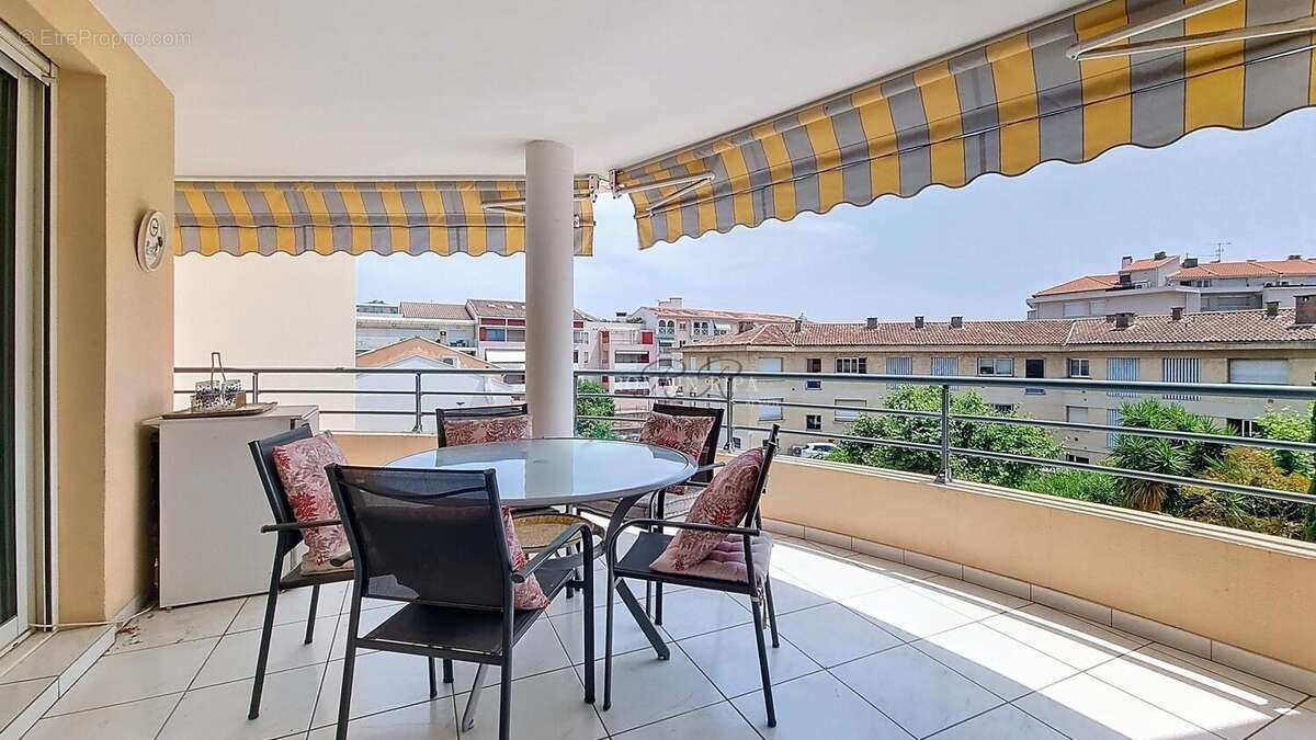 Photo 2 - Appartement à FREJUS