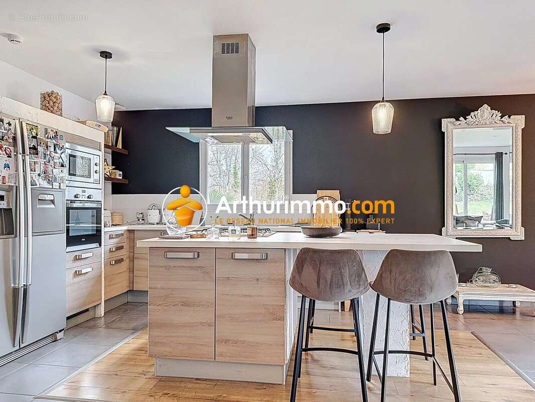 Maison à LA TOUR-DU-PIN