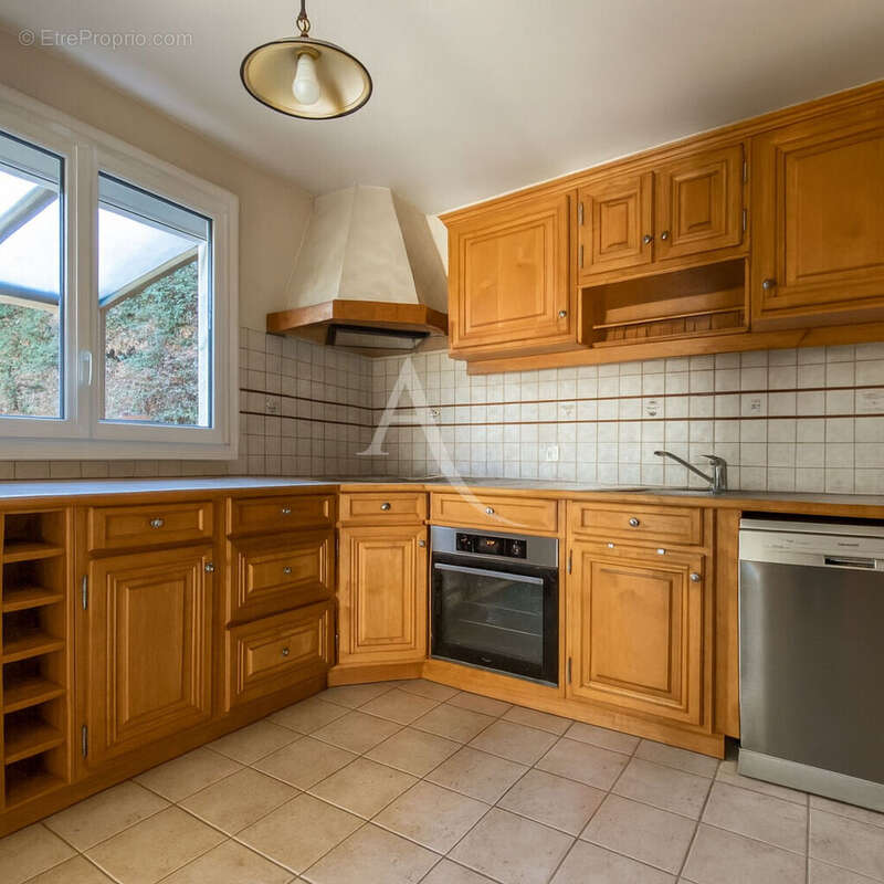 Maison à MONTREUIL-JUIGNE