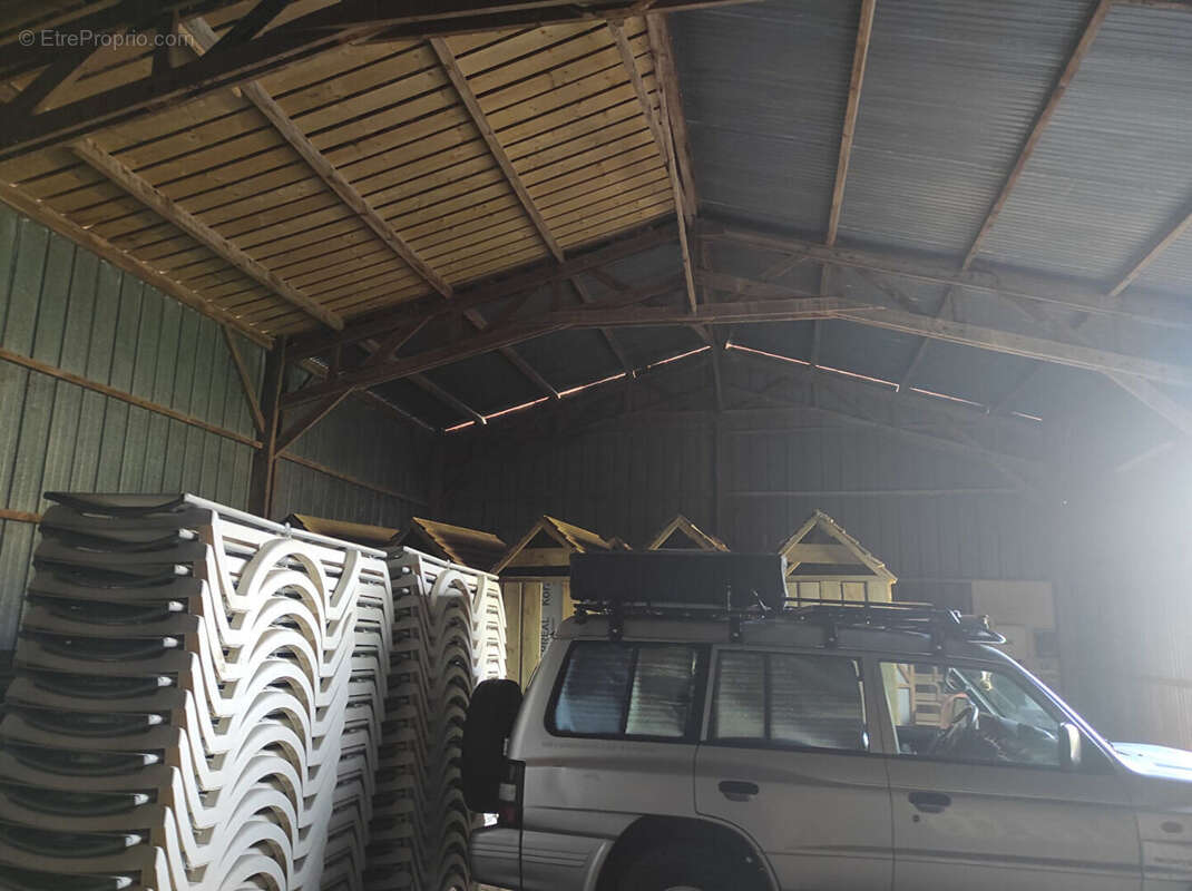 Parking à NIEUL-LE-DOLENT