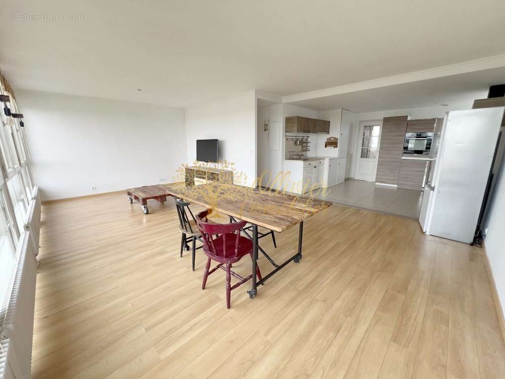 Appartement à SAINT-MAUR-DES-FOSSES