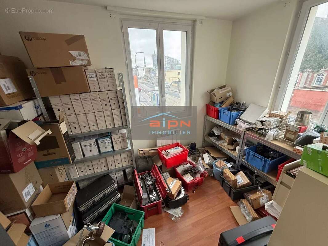 Commerce à SOTTEVILLE-LES-ROUEN