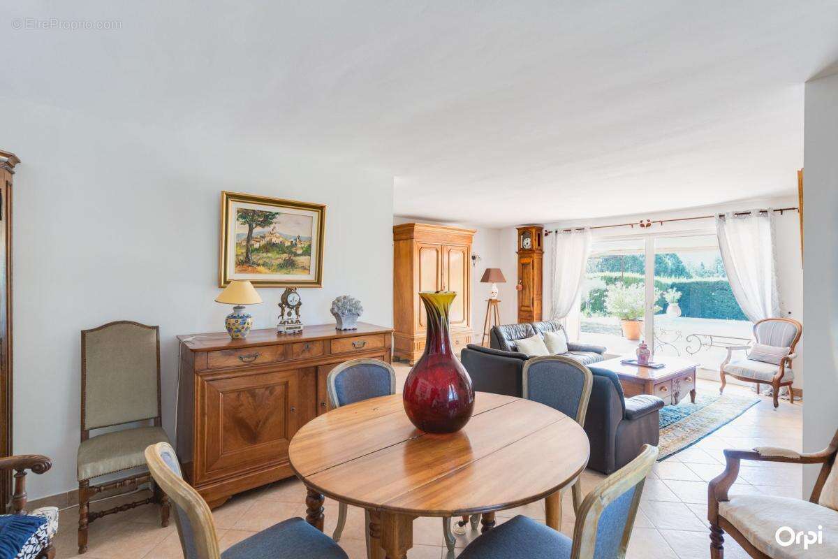 Villa Provençale de Plain-Pied à Saint-Zacharie — Écrin de Charme au Cœur d'un Domaine Arboré de 5 940 m² - photo 16