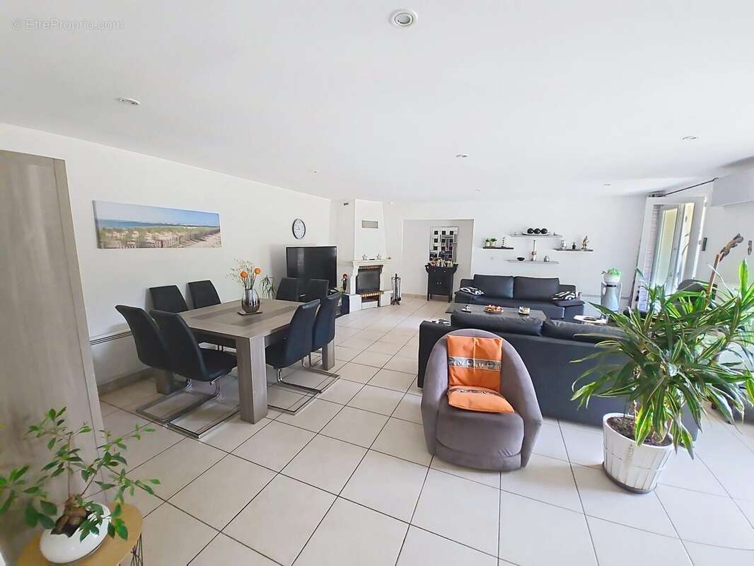 Maison à ONESSE-ET-LAHARIE