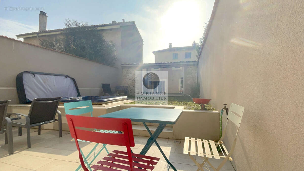 Maison à BOURG-DE-PEAGE