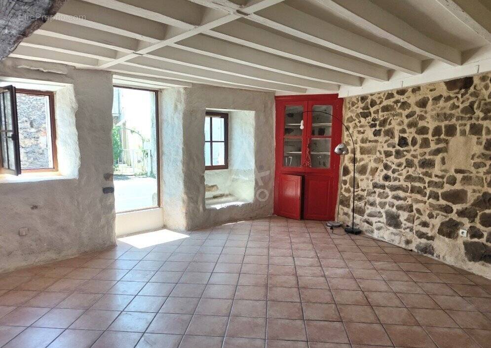 Maison à MONTREUIL-SUR-LOIR