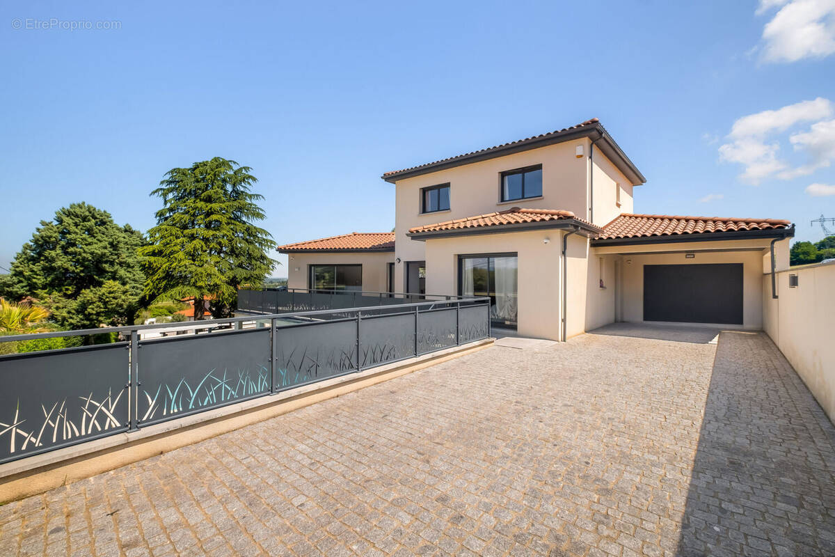 Photo 1 - Maison à SIMANDRES