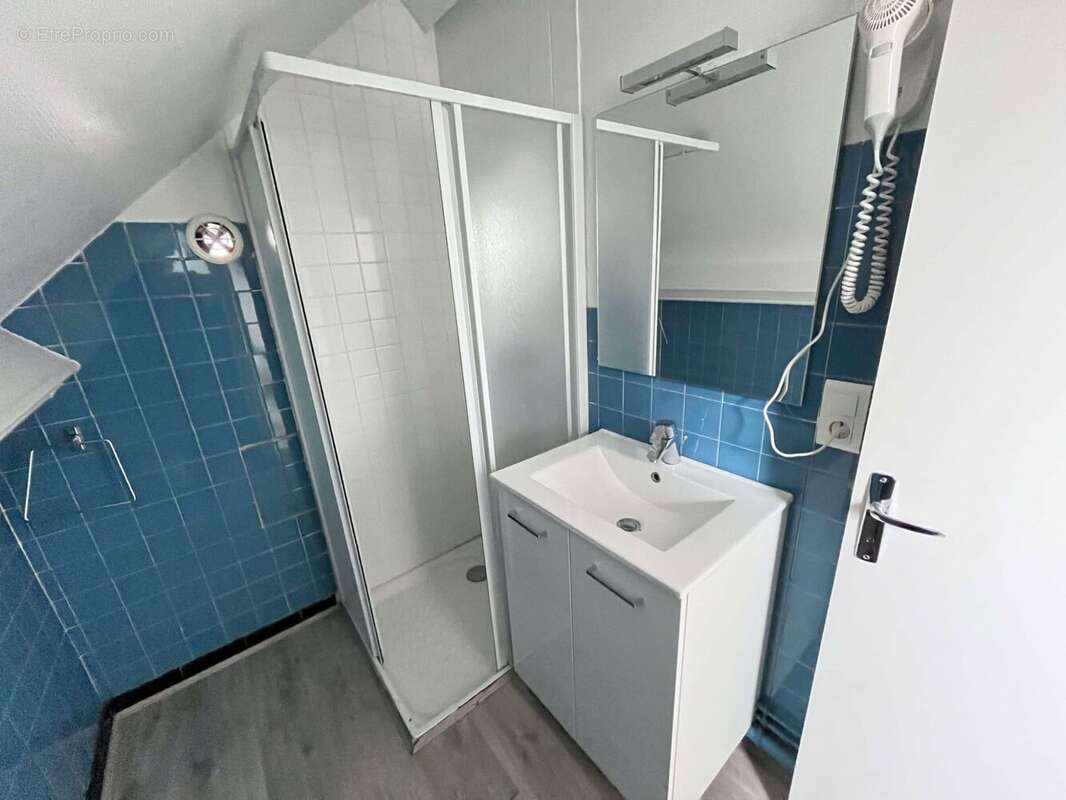 Salle d&#039;eau - Maison à SAIGNES