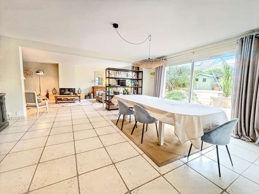 Maison à BRISON-SAINT-INNOCENT