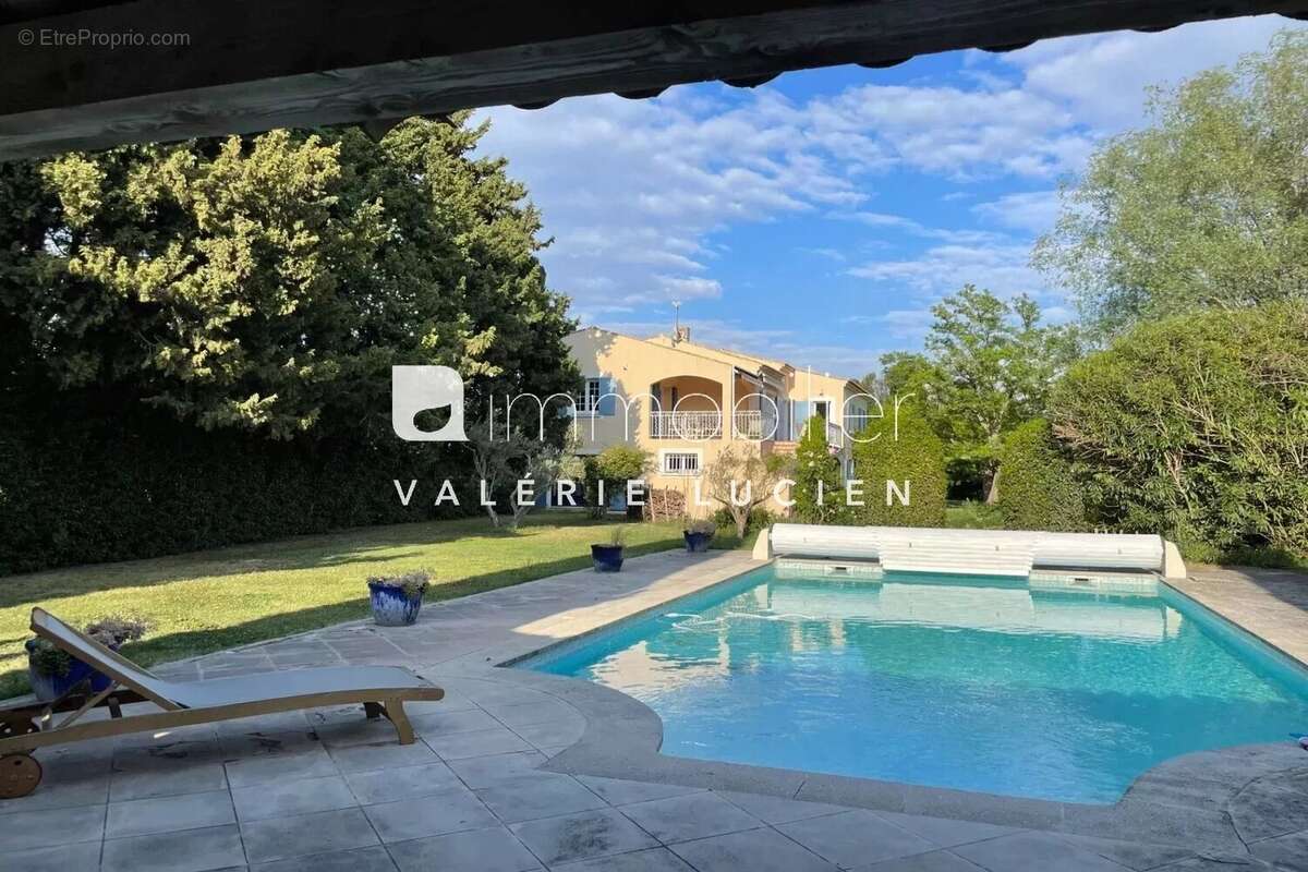 Maison à FONTVIEILLE