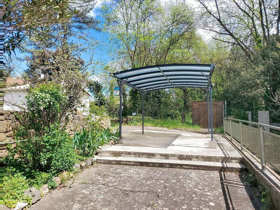 Appartement à LAMALOU-LES-BAINS